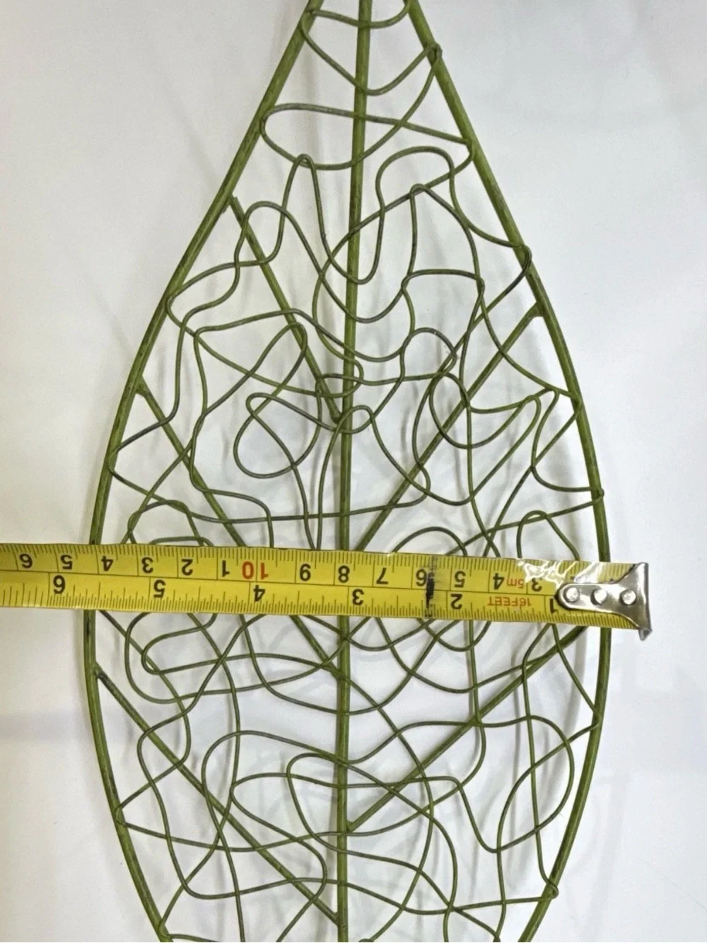 Set of 2 Green Metal Wire Leaf Trays / Decorative Catchall Baskets